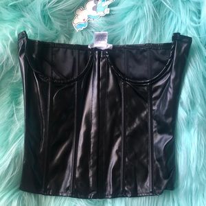 New iheartraves sexy under bust vinyl corset.